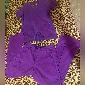 Wink brand size small. Women’s scrub SET. Gently used. No tears or stains